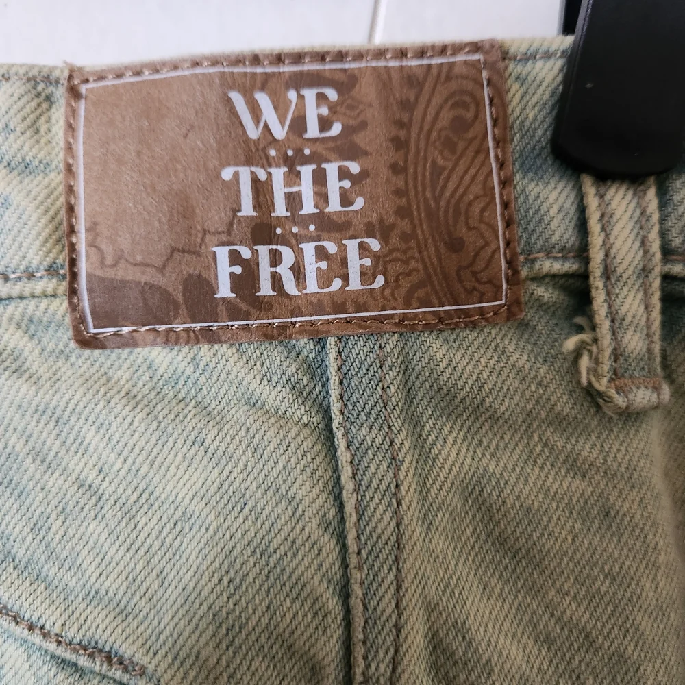 WE THE FREE GOOD LUCK MID-RISE BARREL JEANS - SIZE 27 - COLOR FLYING SAUCER - Picture 9 of 9